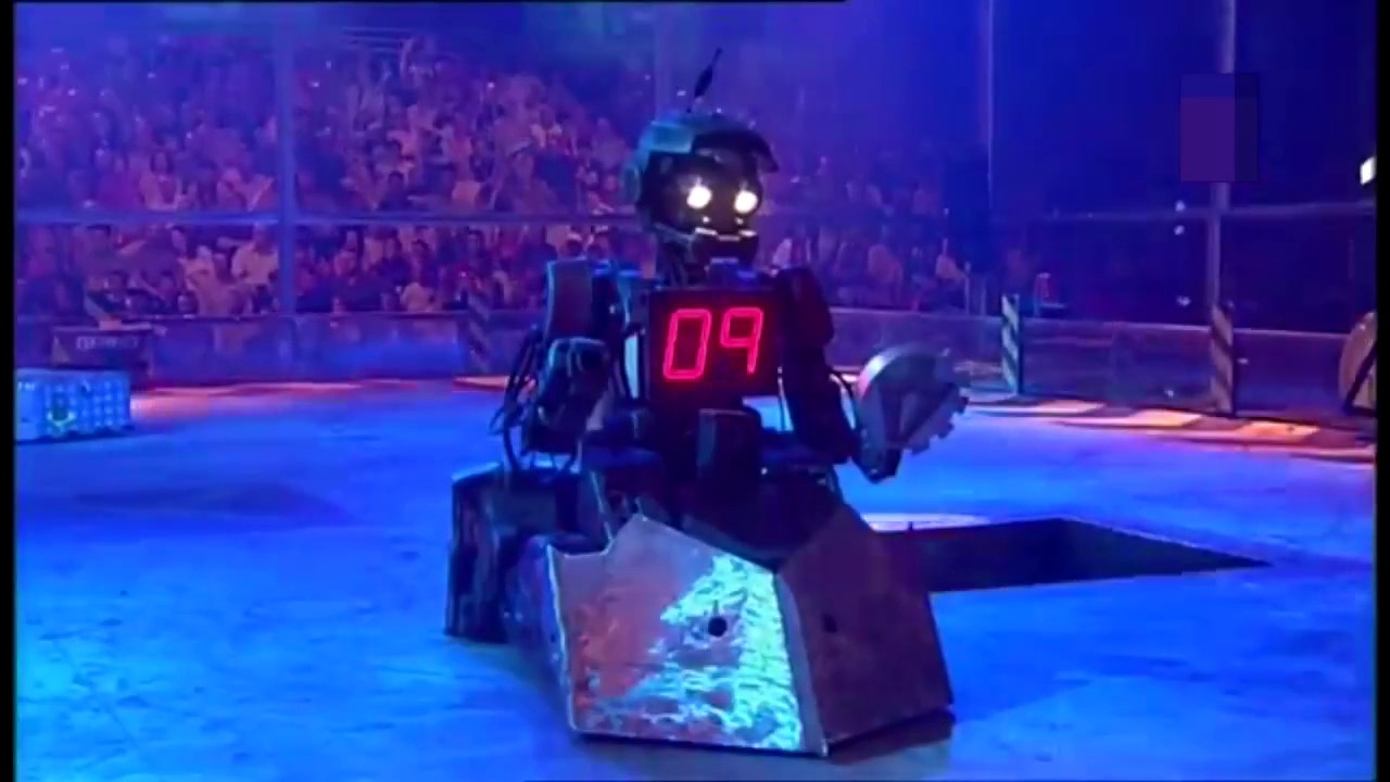 Битва роботов цирк. Битвы роботов Battlebots 2019. Битвы роботов патрульные роботы. Битва роботов в России.